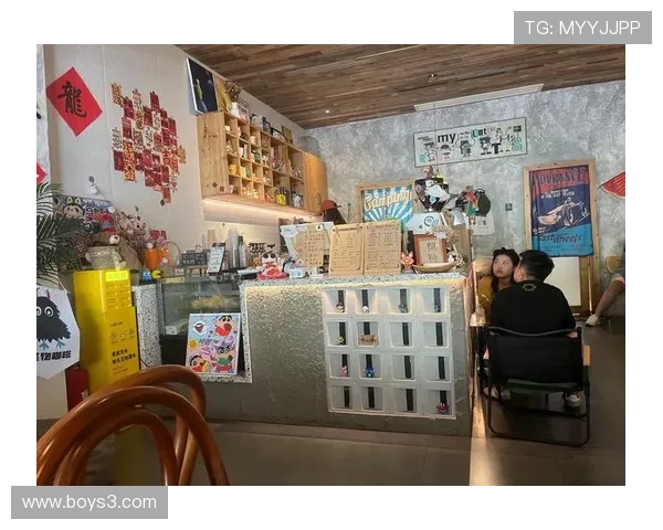 吴向东打卡豪宅，沙发上一坐就是半天，感觉他家比咖啡厅还安逸！